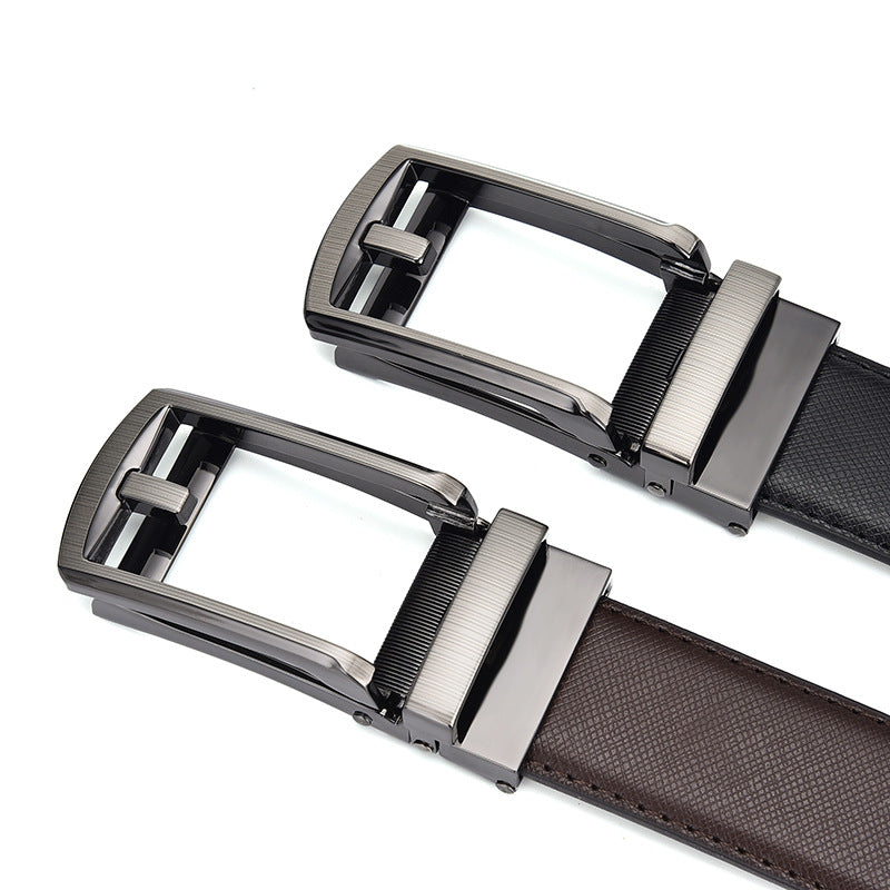 Men's leather belt with automatic buckle